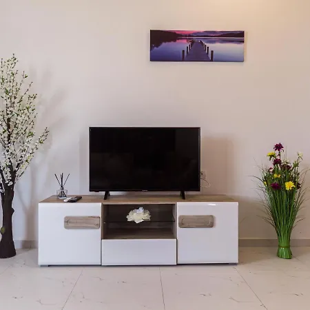 B&P Apartments Promenada * ナボダリ